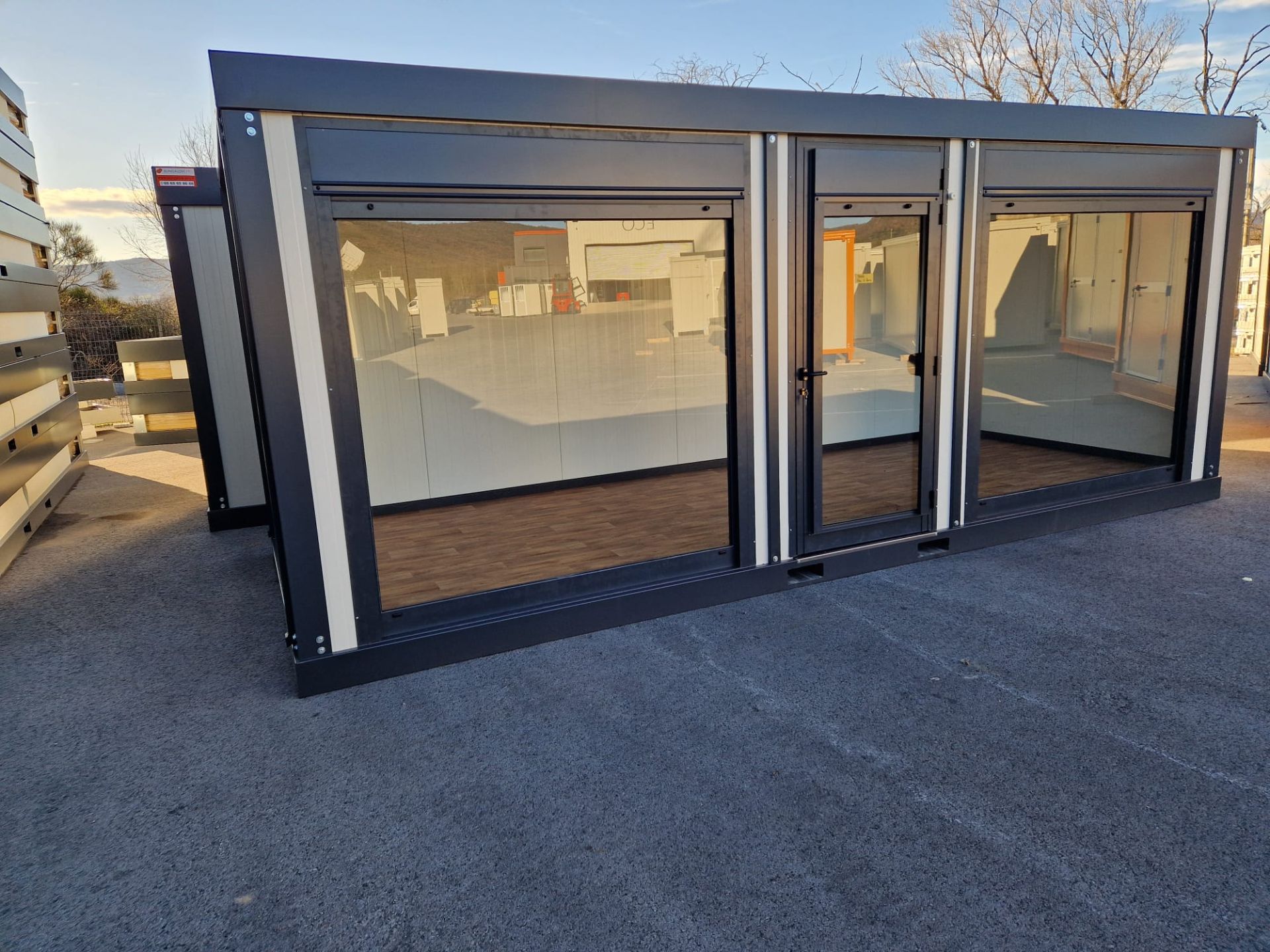 Bureau modulaire L.6.09m x l.2.42m - PREMIUM