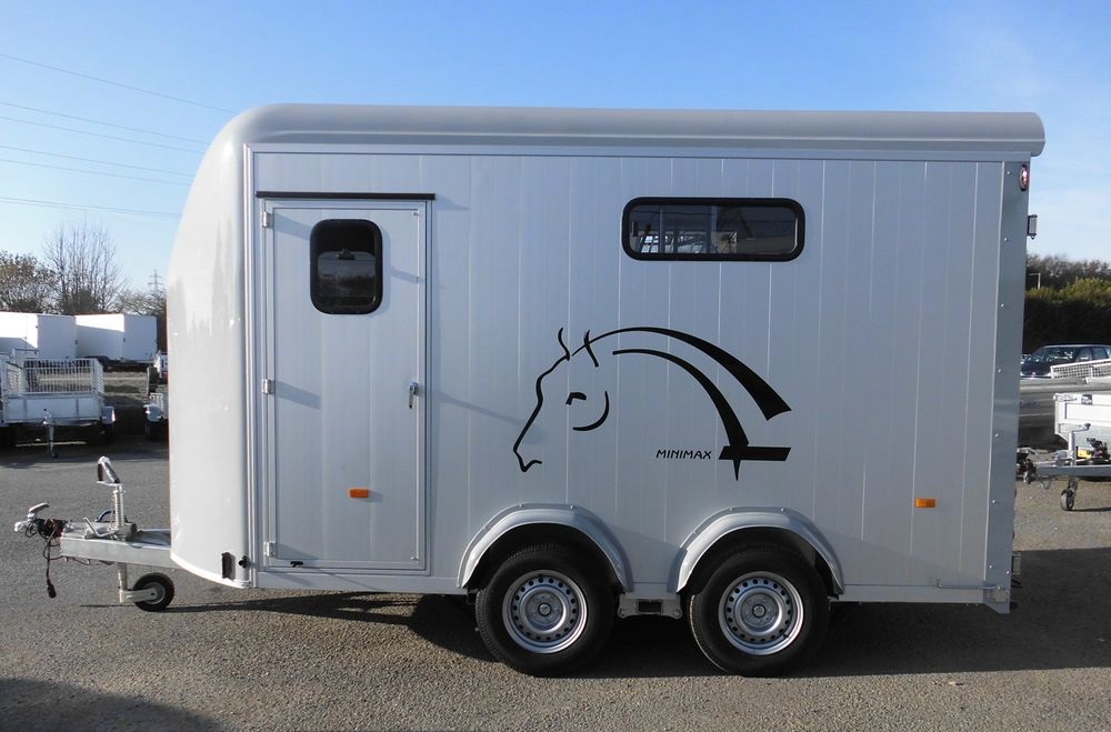 van à chevaux maxi 3 diagonal cheval liberte 3 places 2 essieux – Image 3